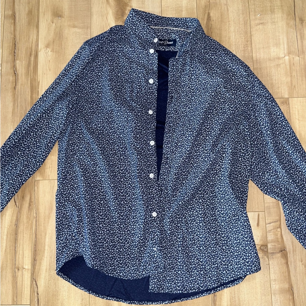 Desert Dunes Blue Floral button-down dress-shirt. Size medium. Never worn.